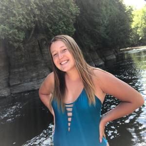 Meet your Posher, Alexandra